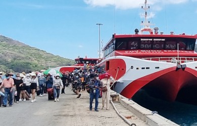 Xử lý sớm các vấn đề cấp thiết để Côn Đảo phát triển bền vững