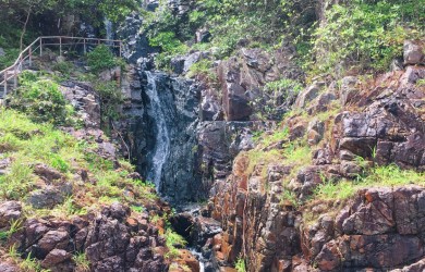 Đường đến Suối Bãi Bàng Côn Đảo – Hồ bơi tự nhiên bí mật ở Côn Đảo khiến ai cũng “điêu đứng” vì quá đẹp!