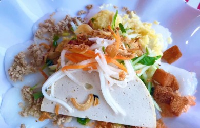 Bánh bèo Cô Ba - Món ăn đường phố nên thưởng thức khi đến Côn Đảo