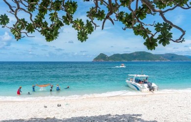 Khách Tây thích du lịch Côn Đảo