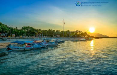 BÌNH MINH TRÊN ĐẢO…