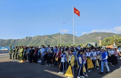 HUYỆN CÔN ĐẢO TỔ CHỨC LỄ RA QUÂN HƯỞNG ỨNG PHONG TRÀO THỰC HIỆN CHỈNH TRANG ĐÔ THỊ TRÊN ĐỊA BÀN NĂM 2023