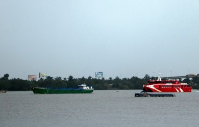 Xem xét mở tuyến tàu khách từ Trà Vinh đi Côn Đảo