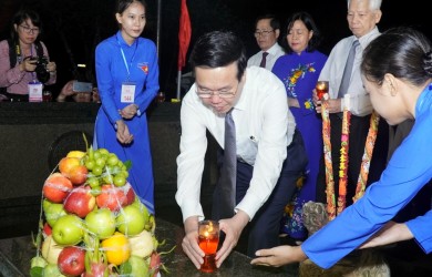 Hơn 3.000 ngọn nến sáng lung linh tri ân các anh hùng, liệt sĩ hy sinh tại Côn Đảo