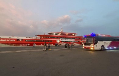 Xe trung chuyen dua don khach TP Ho Chi Minh Nha Be 2 1024x767